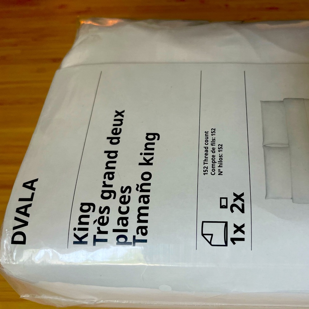 IKEA king size duvet cover with 2 king pillow shams